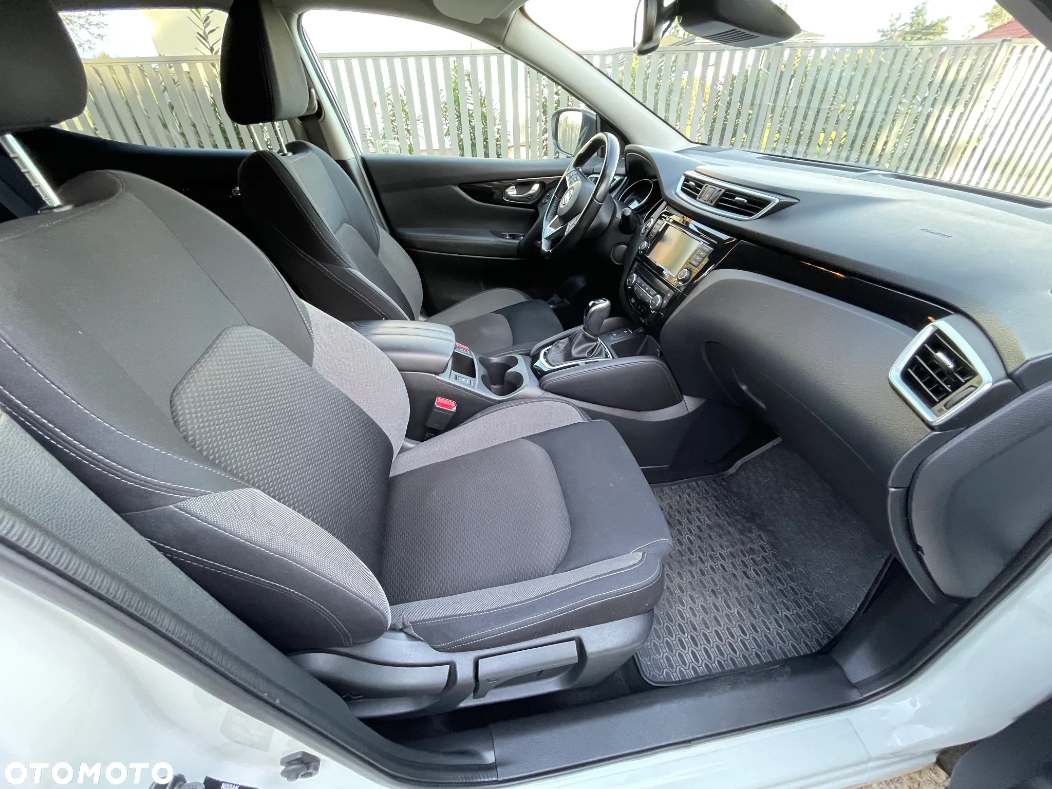 Nissan Qashqai 1.3 DIG-T N-Connecta DCT - 7