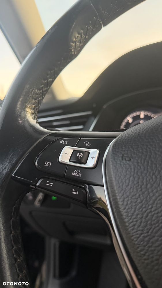 Volkswagen Passat 2.0 TDI BMT Highline - 13