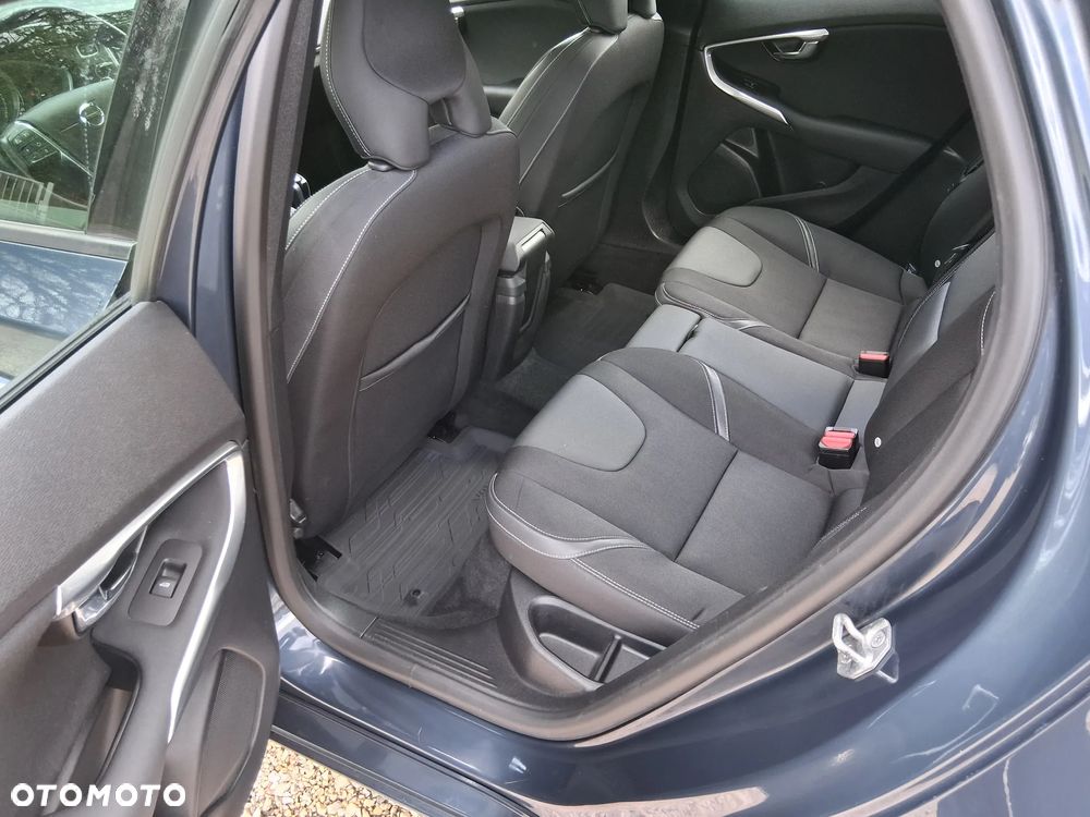 Volvo V40 D2 Inscription - 11