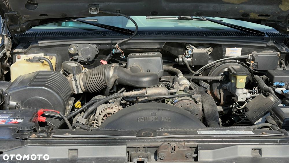 Chevrolet Tahoe - 4
