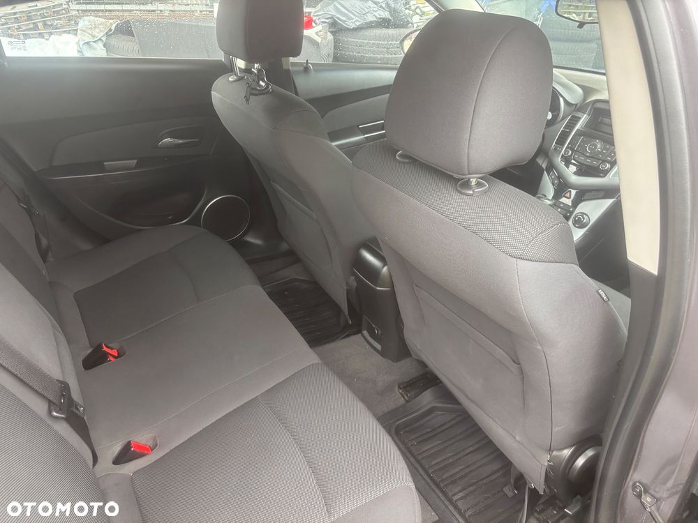 Chevrolet Cruze 1.6 LT - 19