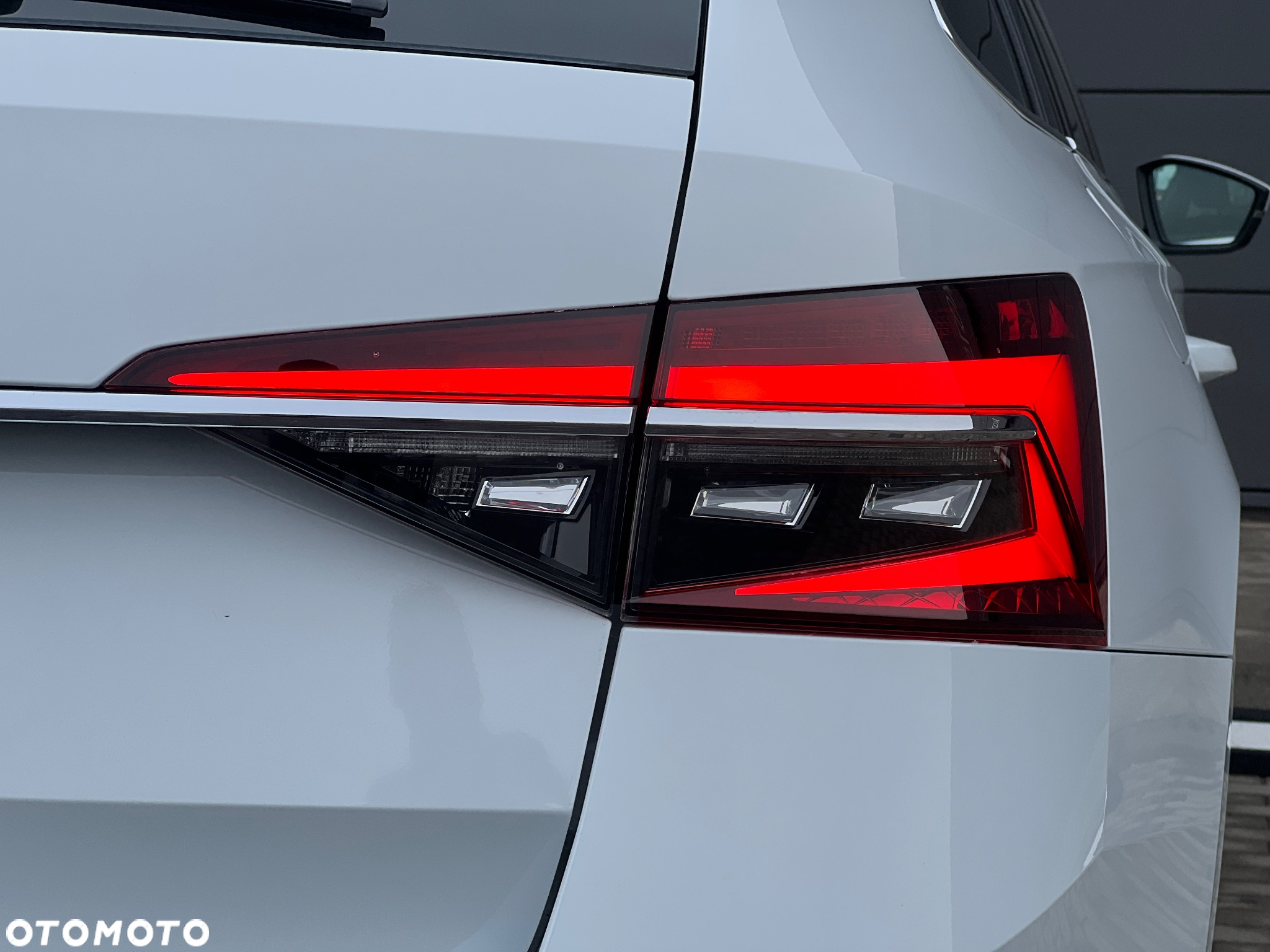 Skoda Superb 2.0 TDI Ambition DSG - 8