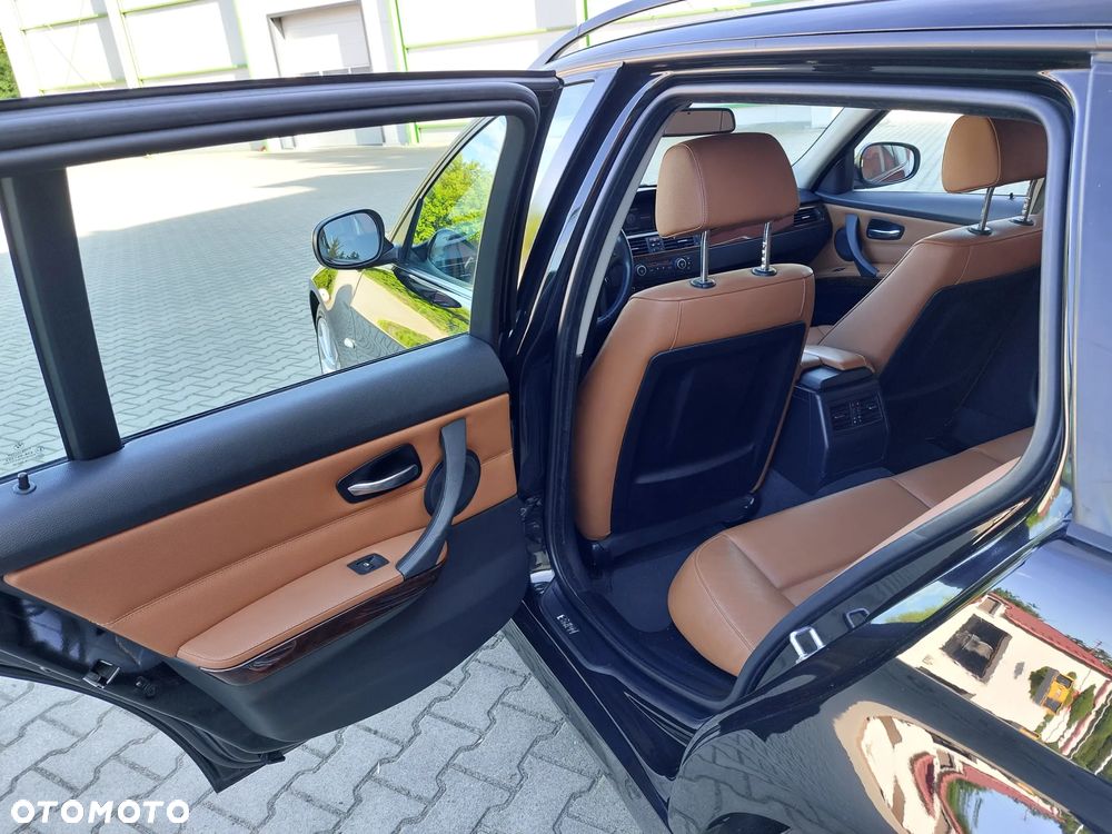 BMW Seria 3 320d - 16