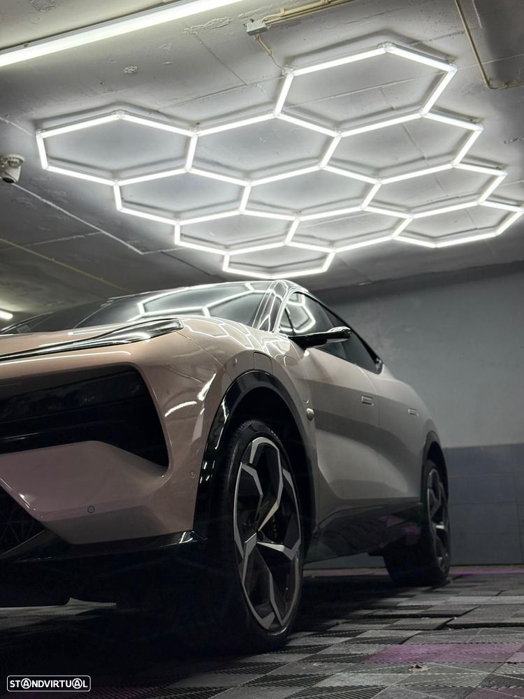 Lotus Eletre - 12