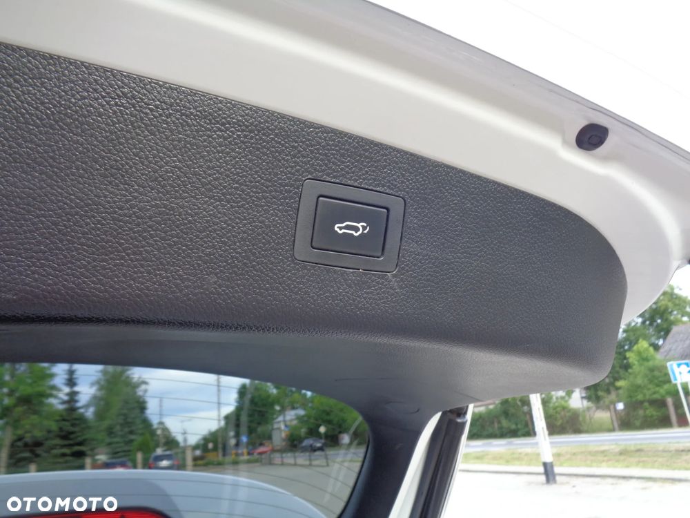 Hyundai i40 Kombi 1.7 CRDi DCT Premium - 8