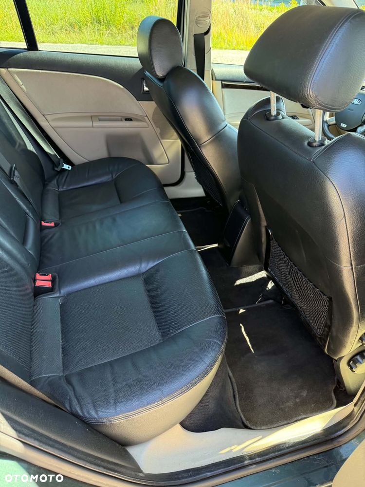 Ford Mondeo 2.0 Ghia - 22