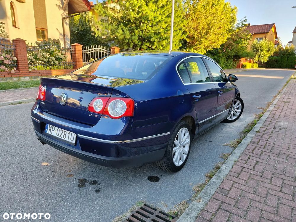 Volkswagen Passat 2.0 TSI Comfortline - 11