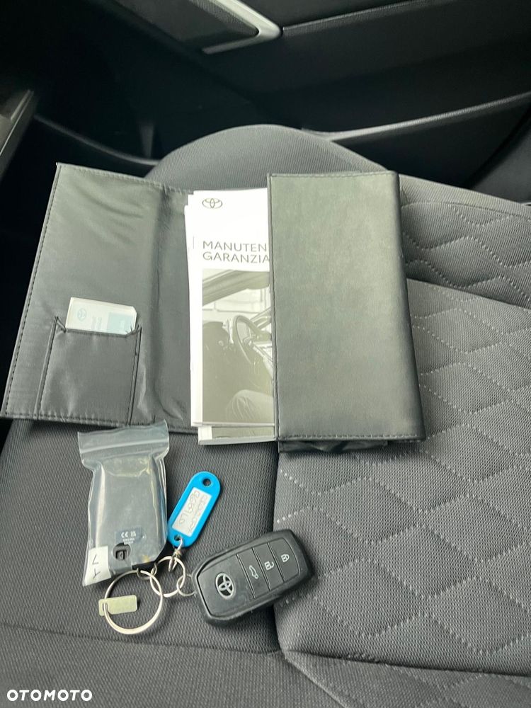 Toyota Corolla Cross 2.0 Hybrid Style AWD - 13