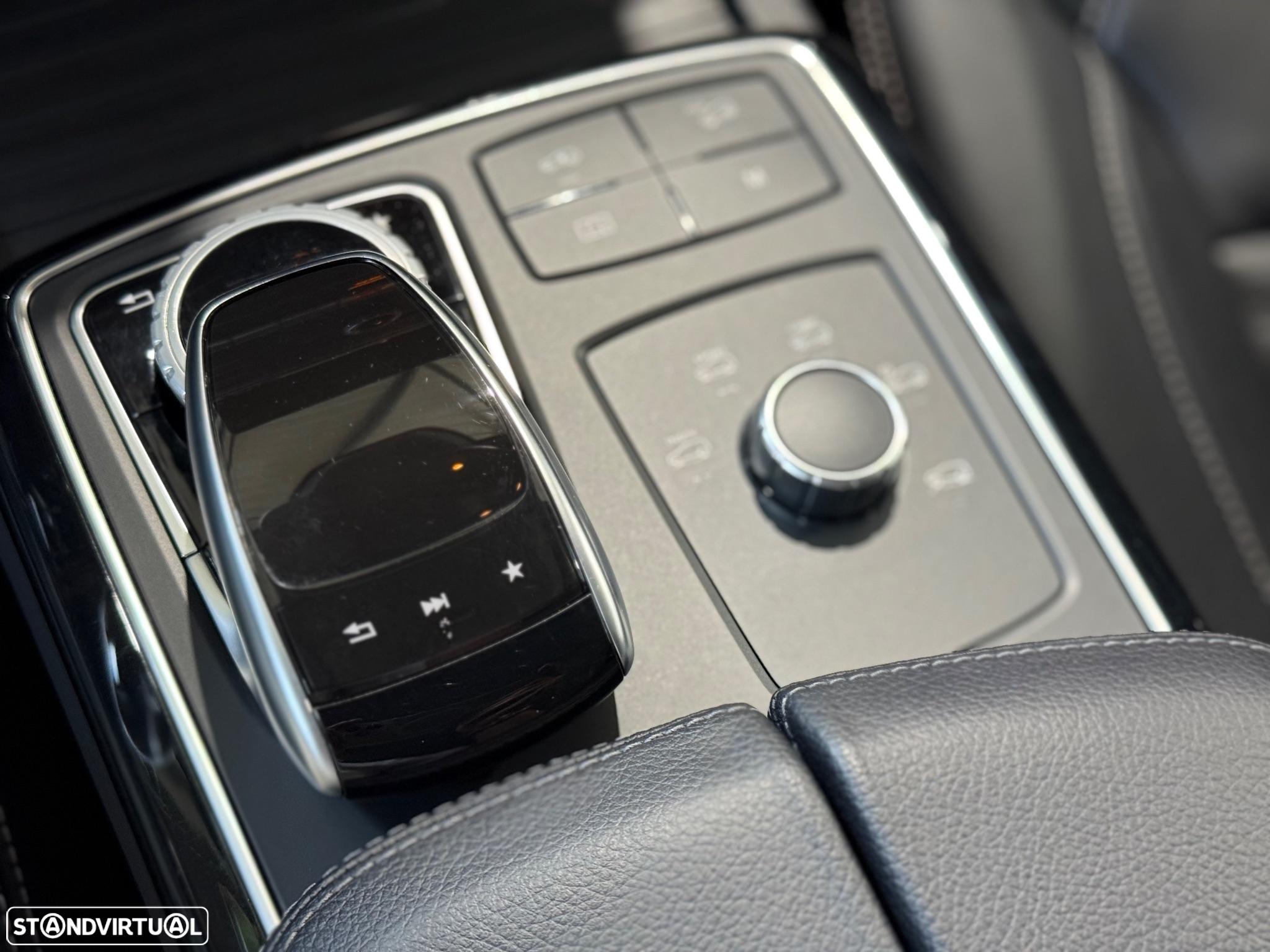 Mercedes-Benz GLE 350 d 4Matic 9G-TRONIC AMG Line - 32