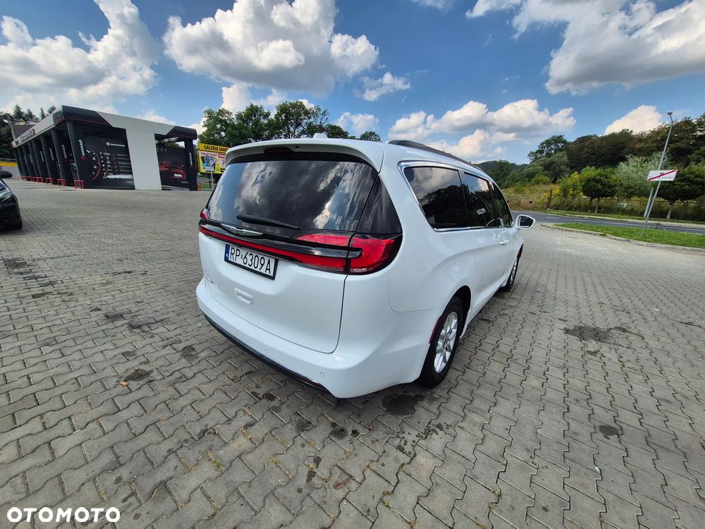 Chrysler Pacifica - 3