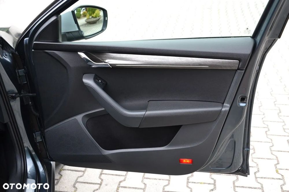 Skoda Octavia 2.0 TDI 4x4 Elegance DSG - 30