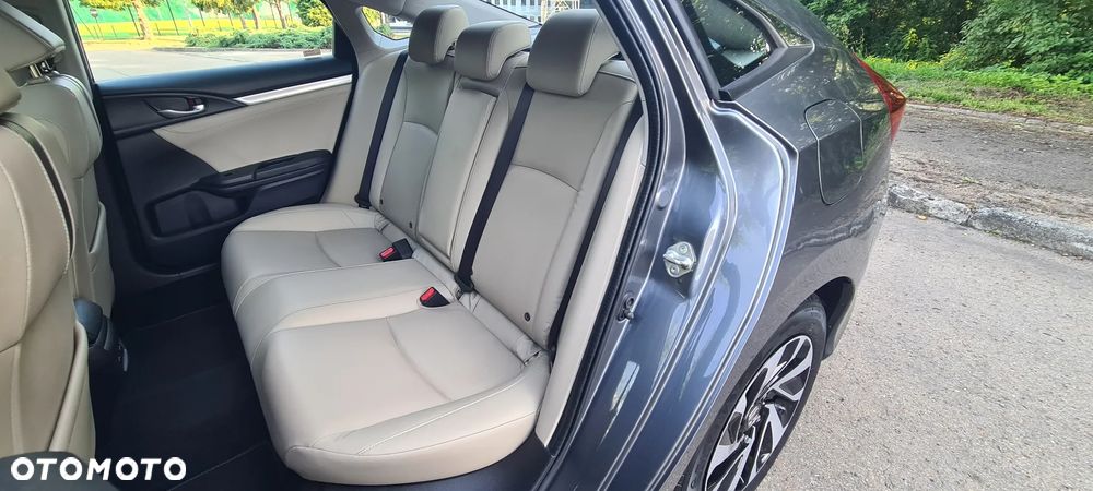 Honda Civic 1.5 i-VTEC Turbo CVT Sport Plus - 16