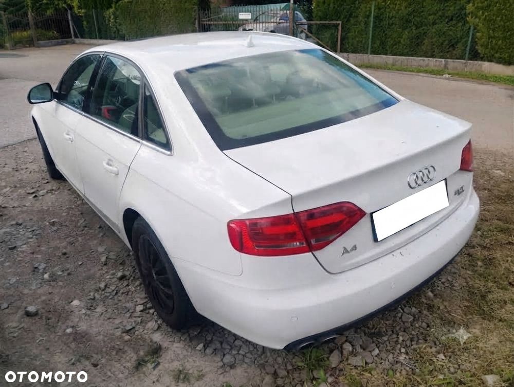 Audi A4 Limousine - 4