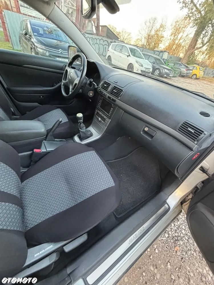 Toyota Avensis 2.2 D-4D Sol Plus 180 - 21