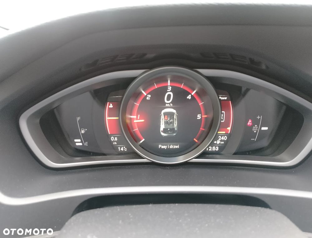 Volvo V40 - 24