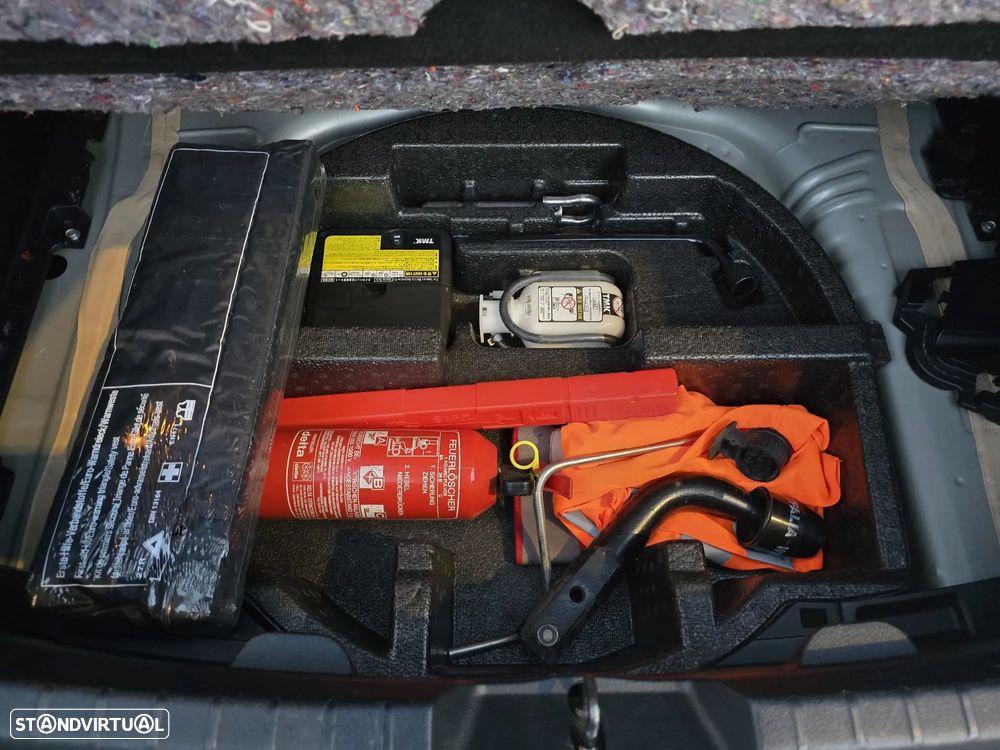 Toyota Yaris 1.0 VVT-i Comfort+P.Style - 27