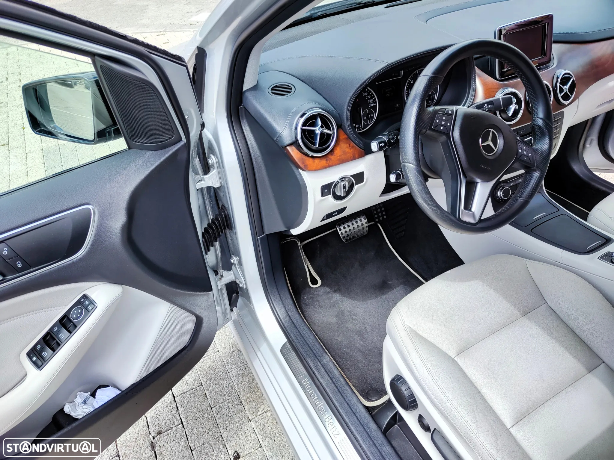 Mercedes-Benz B 200 7G-DCT - 6