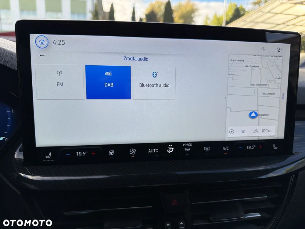 Ford Focus 1.0 EcoBoost mHEV ST-Line X - 25