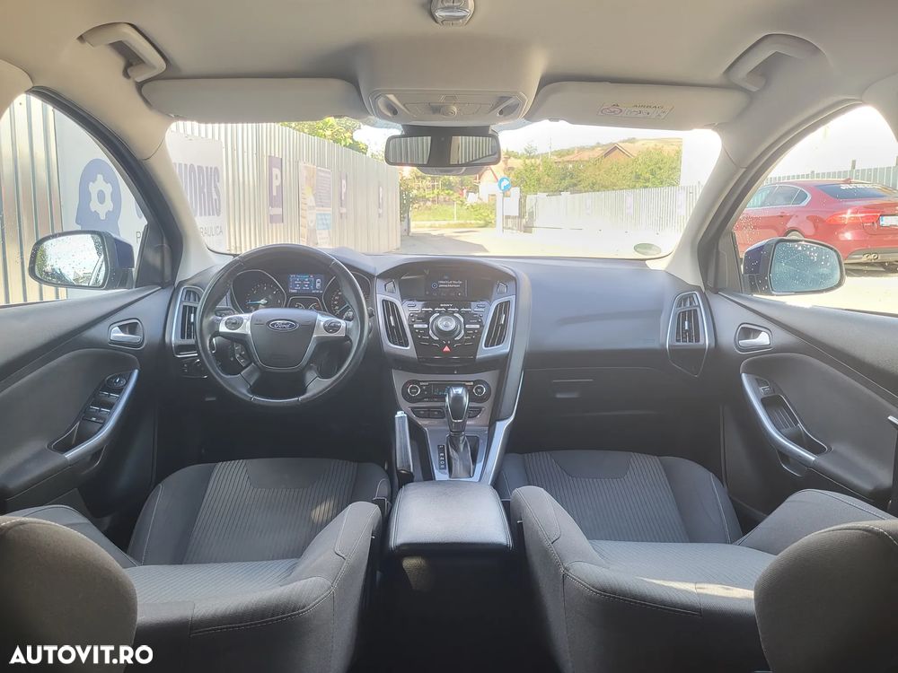 Ford Focus - 12