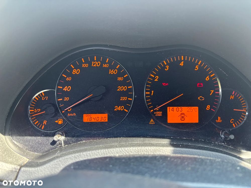 Toyota Avensis 1.8 VVT-i Luna - 5
