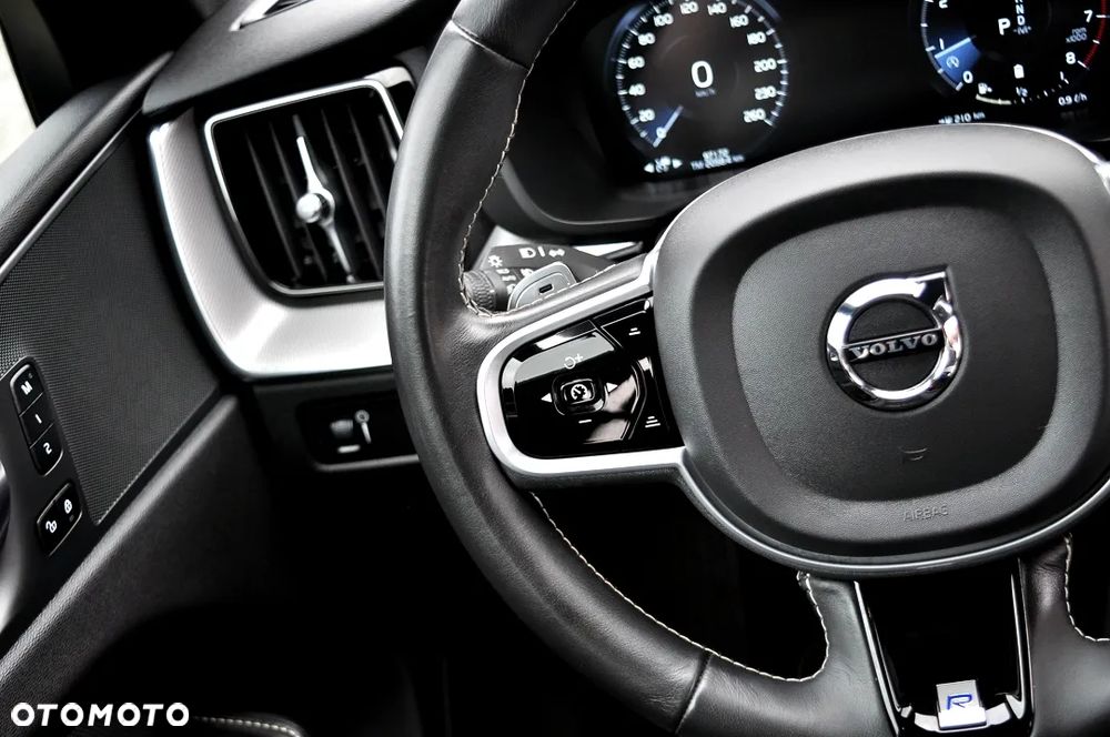 Volvo XC 60 B5 B R-Design - 33