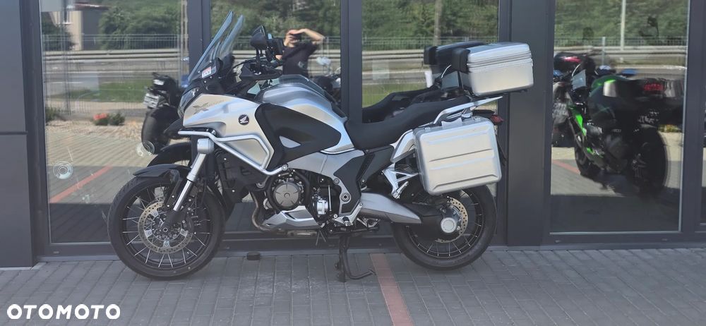 Honda VFR - 24