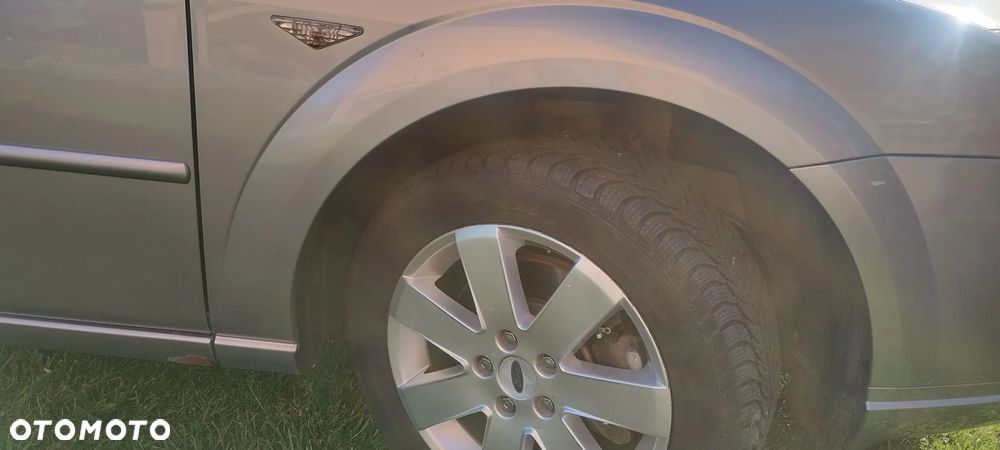 Ford Mondeo 1.8 Ghia - 10