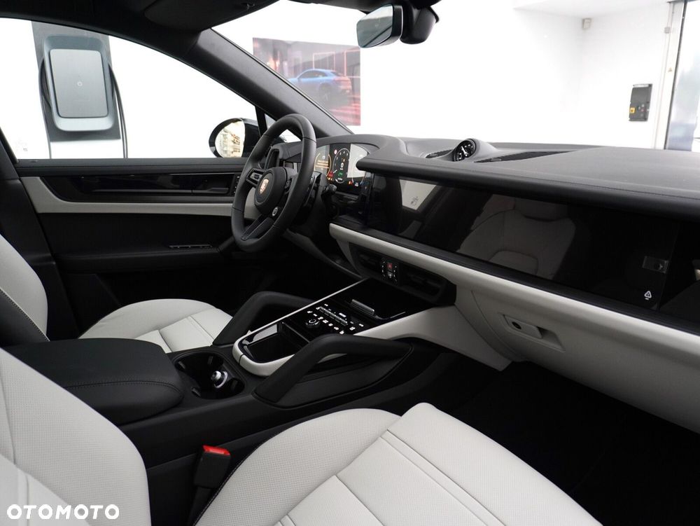 Porsche Cayenne E-Hybrid PHEV Black Edition - 33