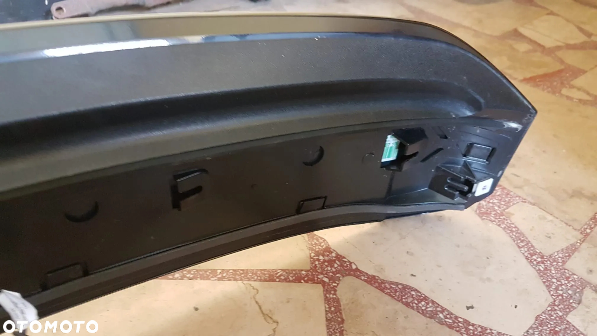 AUDI Q5 SQ5 8R S-LINE SPOILER KLAPY LX5R  8R0827933B - 8