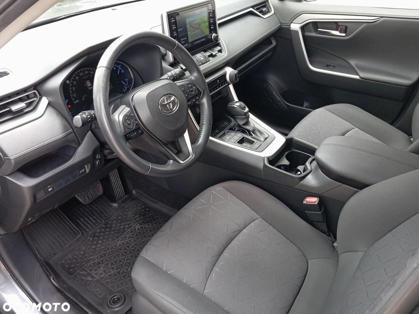 Toyota RAV4 - 10