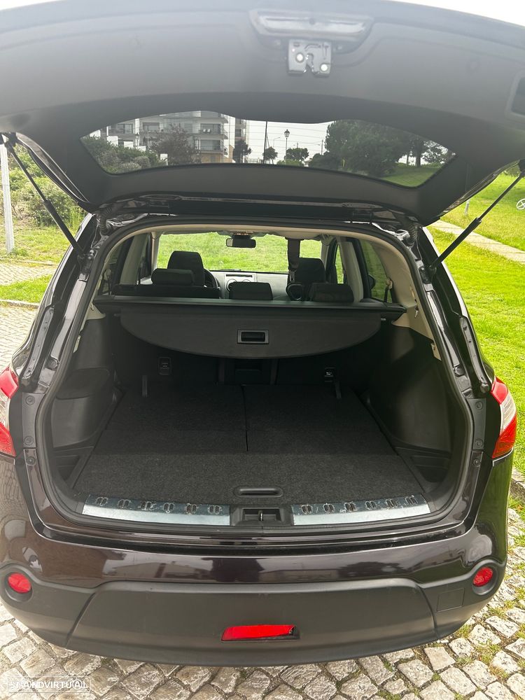 Nissan Qashqai +2 1.6 dCi Tekna Premium 18 360 - 10