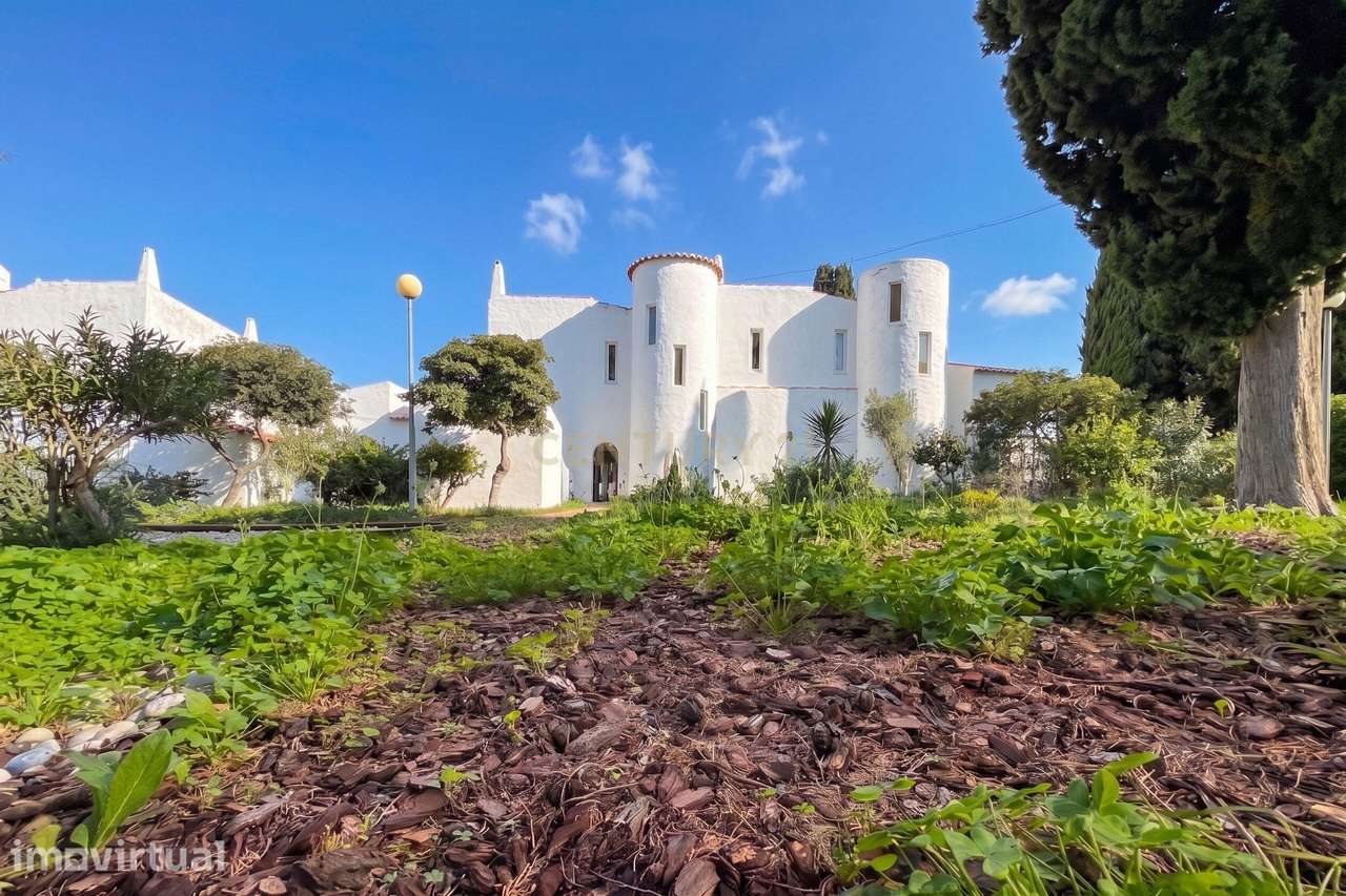 Moradia T3 em Renovação no Exclusivo Aldeamento Vila Senhora da Rocha - Grande imagem: 2/19