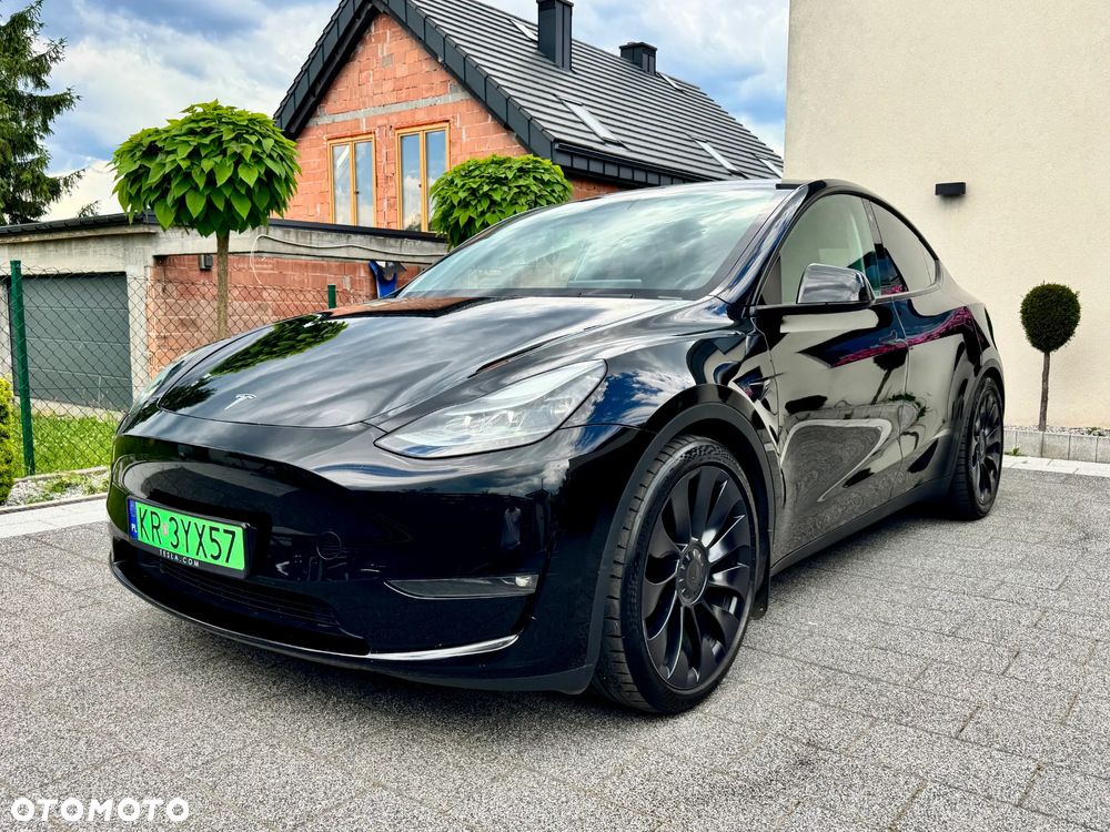 Tesla Model Y Performance AWD - 1