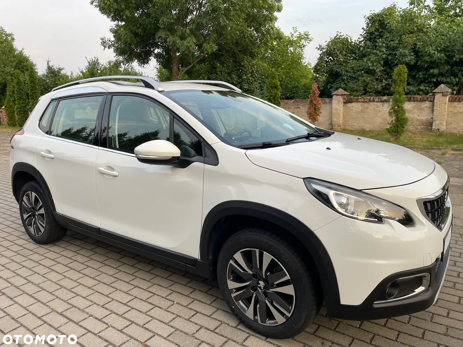 Peugeot 2008 - 8