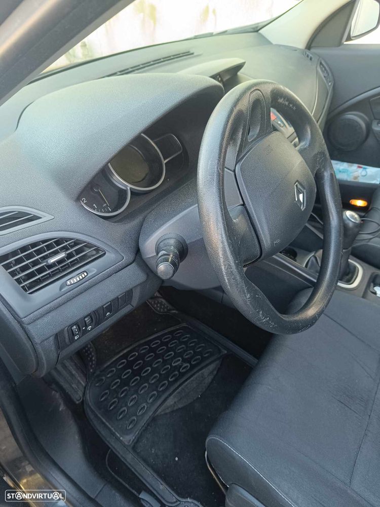 Renault Mégane Sport Tourer 1.5 dCi Dynamique - 6