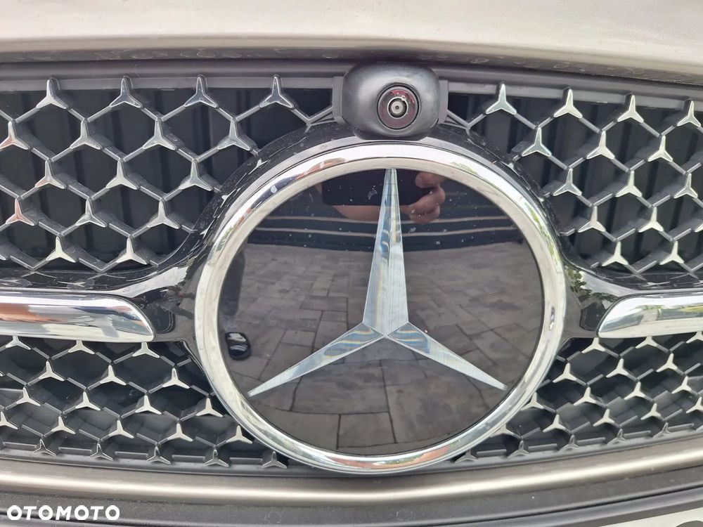 Mercedes-Benz Klasa C ver-300-e-phev-amg - 36