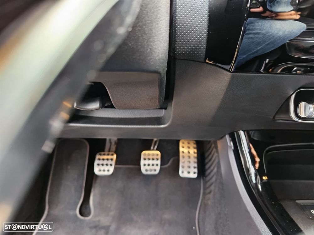 Mercedes-Benz A 200 AMG Line - 19