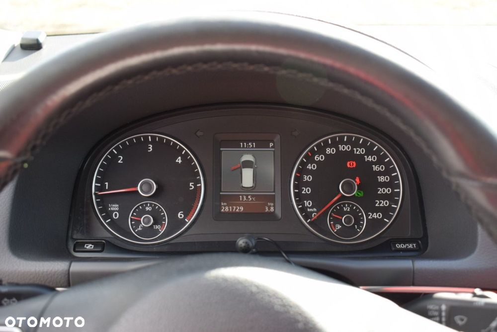 Volkswagen Touran - 30