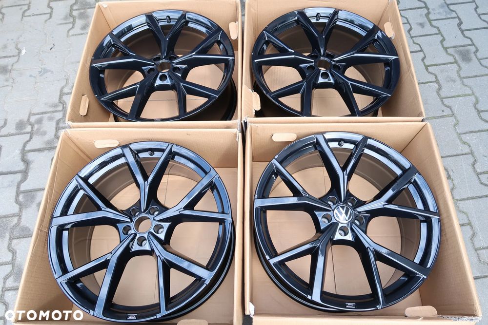 Oryginalne felgi VW touareg R-Line 22'' - 2