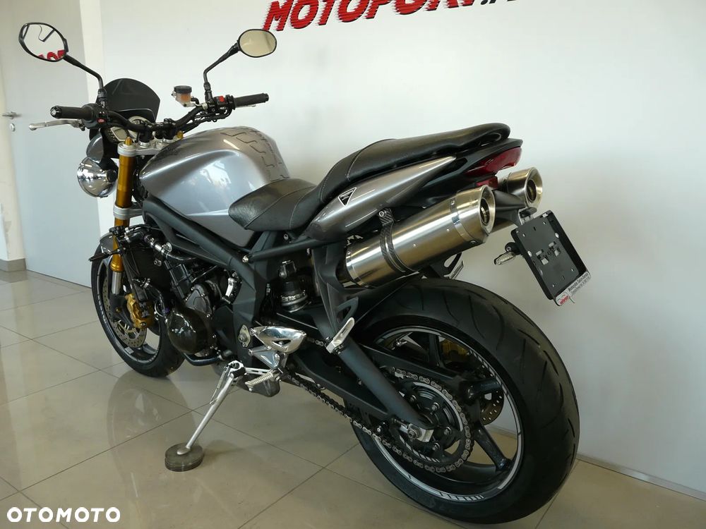 Triumph Street Triple - 14