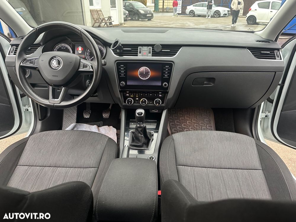 Skoda Octavia Combi Diesel 1.6 TDI Style - 4