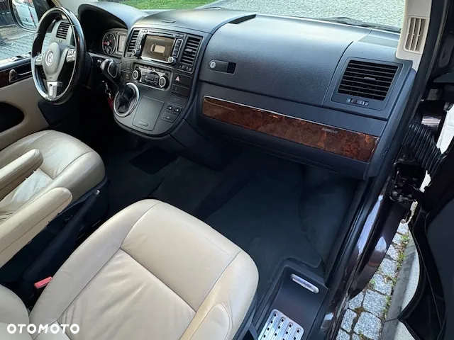 Volkswagen Multivan - 25
