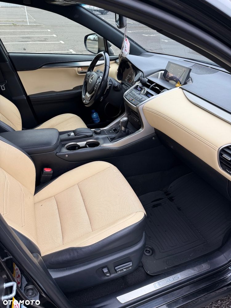 Lexus NX 200t AWD F Sport - 14