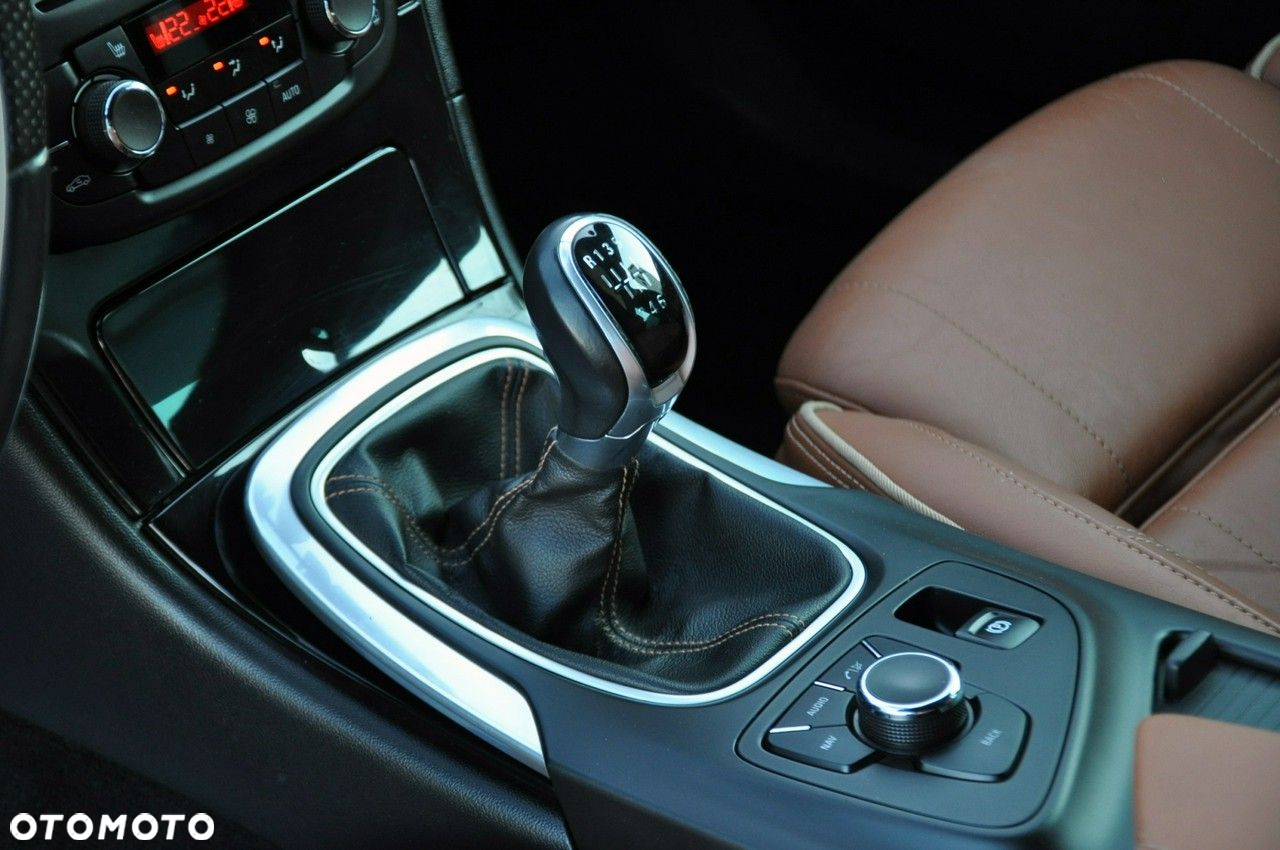 Opel Insignia - 36