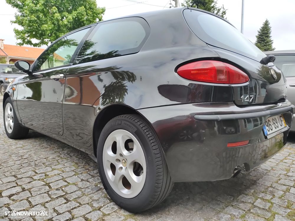 Alfa Romeo 147 1.6 TS Distinctive - 7