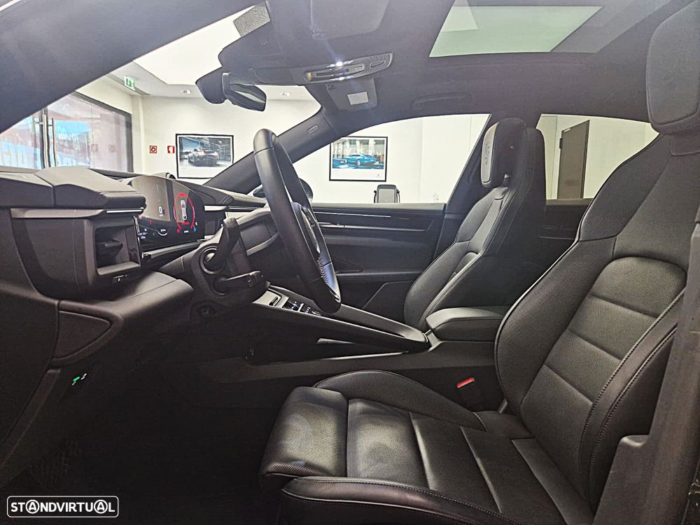 Porsche Macan Electric 4 - 13