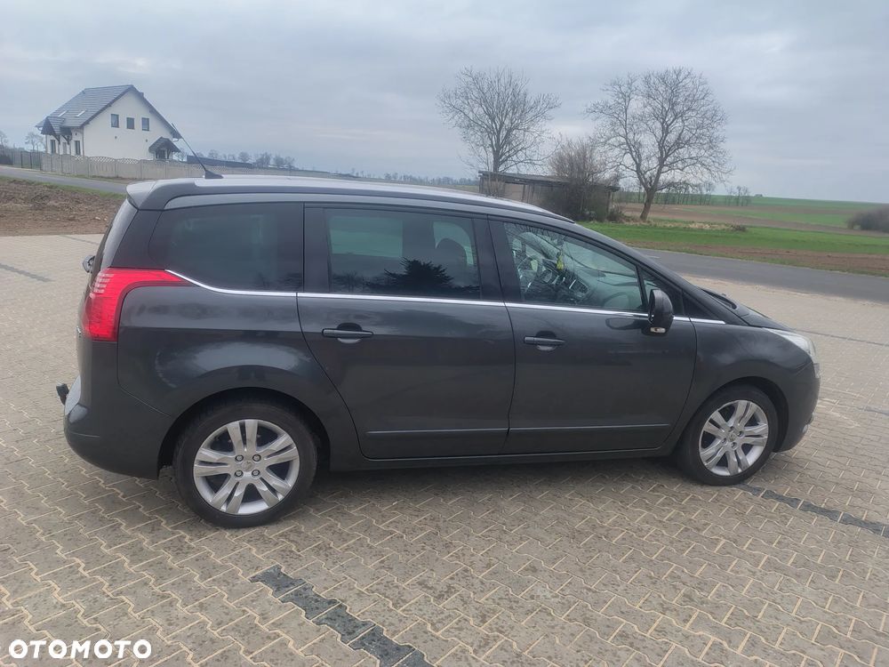 Peugeot 5008 HDI 115 Active - 3
