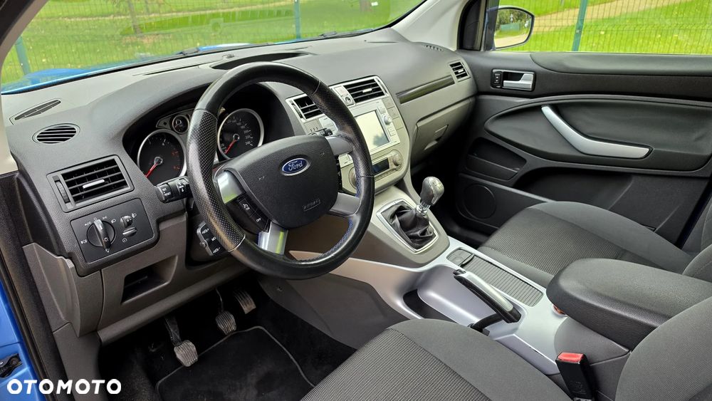Ford Kuga - 32