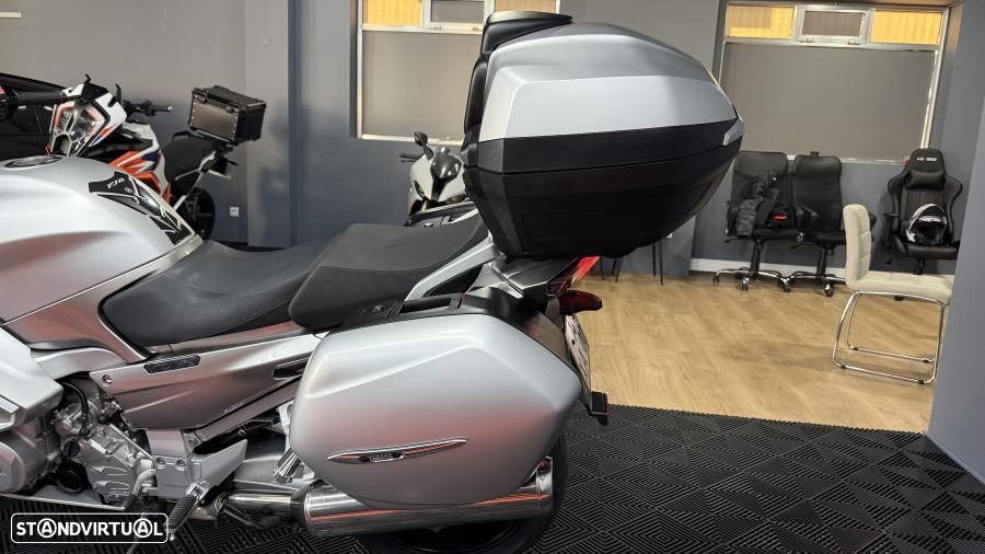 Yamaha FJR Ultimate Edition - 19