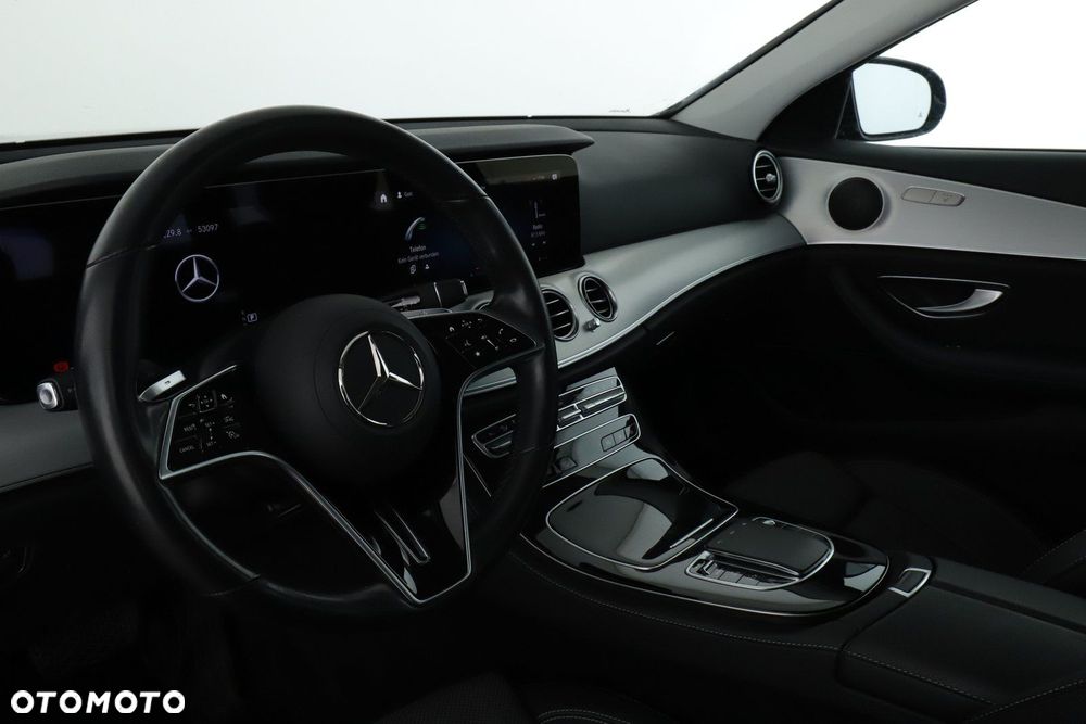 Mercedes-Benz Klasa E - 28